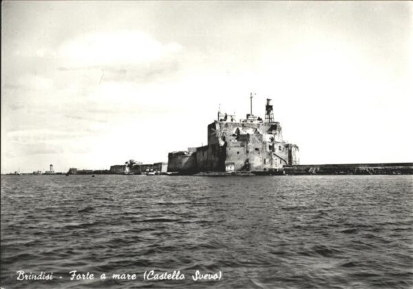 Brindisi Forte a mare Castello Svevo