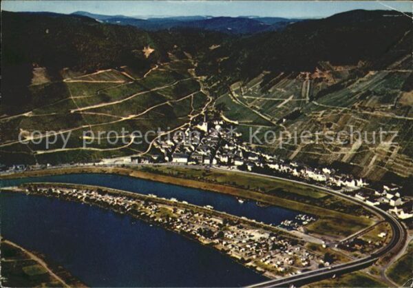 Senheim-Senhals Campingplatz Holländischer Hof