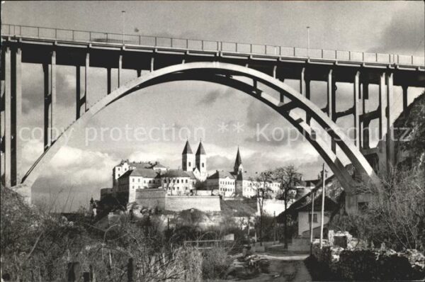 Veszprem Viadukt a varral Burg