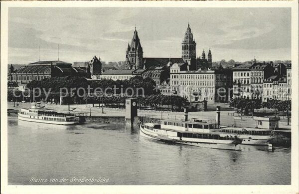 Mainz Rhein Blick von der Strassenbrücke Dampfer An