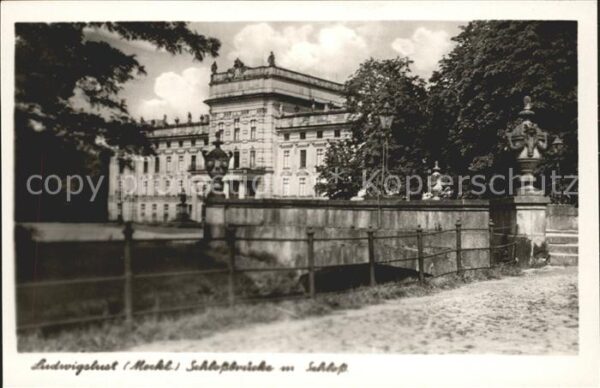 Ludwigslust Schlossbrücke und Schloss