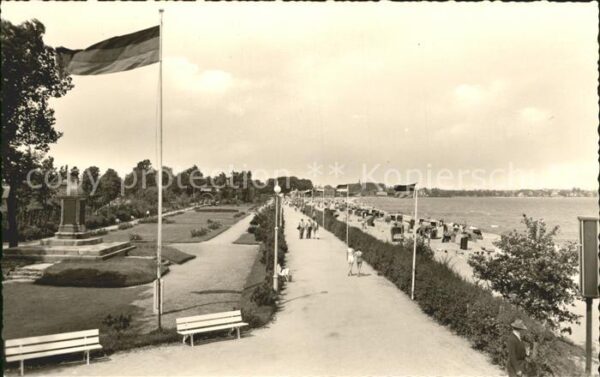 Eckernfoerde Kurpromenade Strand Kurpark