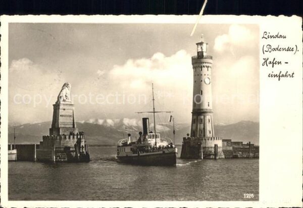 Leuchtturm Lighthouse Dampfer Lindau Bodensee Hafeneinfahrt