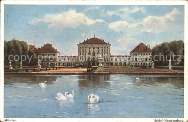 Muenchen Schloss Nymphenburg Schwäne