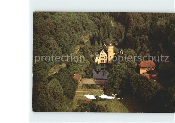 Mespelbrunn Wasserschloss im Spessart Fliegeraufnah