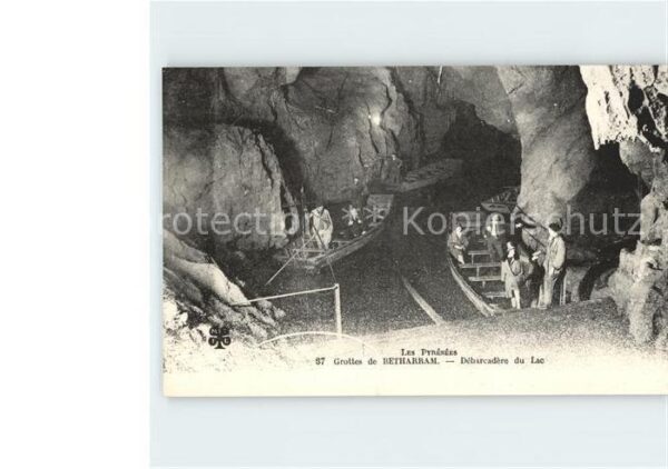 Hoehlen Caves Grottes Betharram Debarcadere du Lac Pyrenees