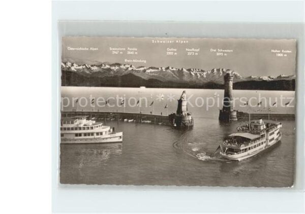 Motorschiffe Leuchtturm Lindau im Bodensee Hafenpart