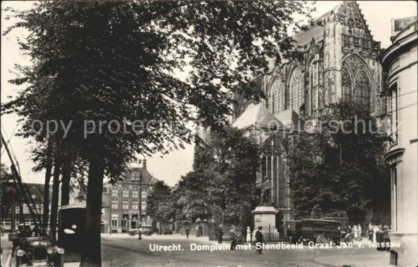 Utrecht Domplein Standbeeld Graaf Jan van Nassa