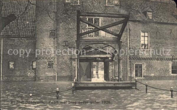 Doorwerth Kasteel Poort met brug onder water