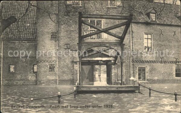 Doorwerth Kasteel Poort met brug onder water