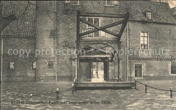 Doorwerth Kasteel Poort met brug onder water