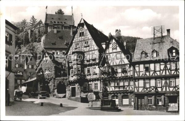 Miltenberg Main Alte Fachwerkhäuser am Marktplatz Brunn