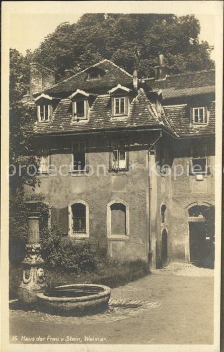 Weimar Thueringen Wohnhaus Frau von Stein Brunnen