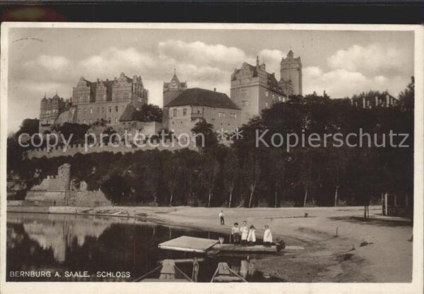 Bernburg Saale Uferpartie an der Saale Schloss
