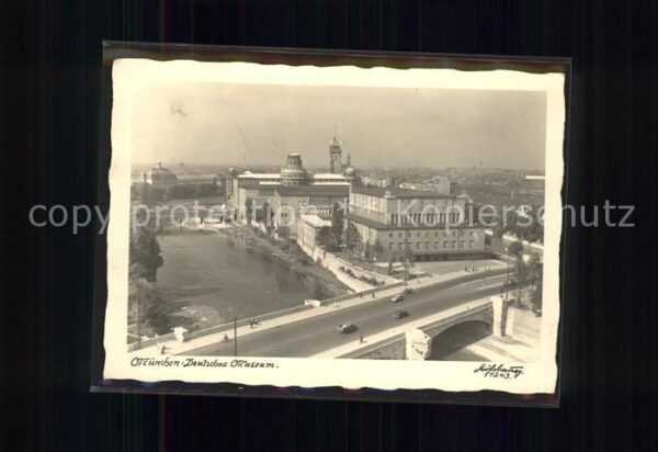 Muenchen Deutsches Museum Isar Brücke