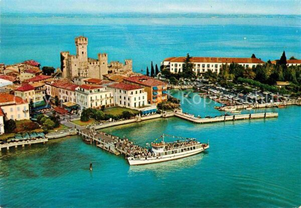 Sirmione Lago di Garda Schloss Fahrgastschiff Fliegeraufnahme