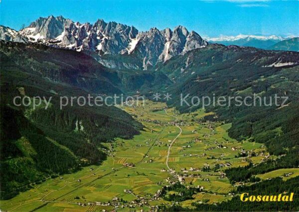Gosau Oberoesterreich mit Gosaukamm und Gosautal