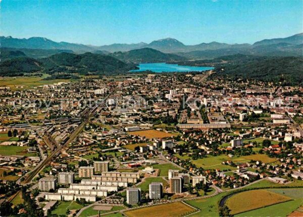 Klagenfurt Woerthersee Fliegeraufnahme mit Villacher Alpe