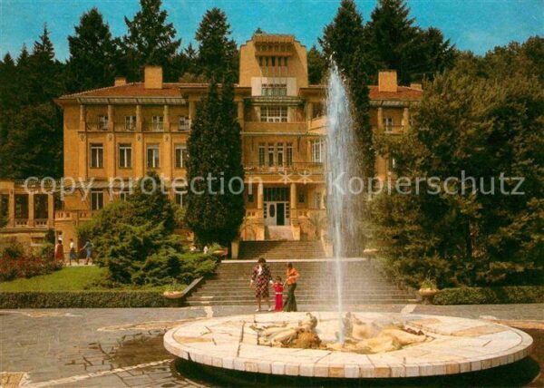 Luhacovice Bruselska fontana a lazenskym domem