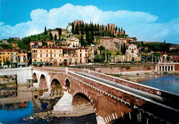 Verona Veneto Ponte della Pietra e Castel S. Pietro