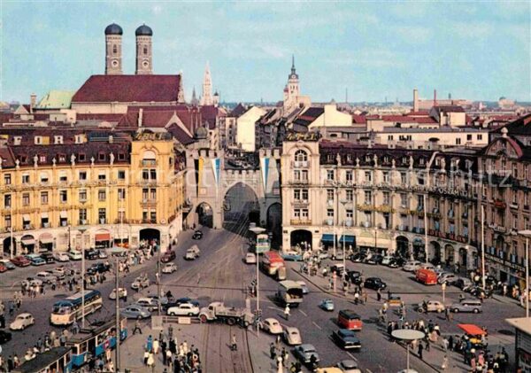 Muenchen Stachus mit Karlstor
