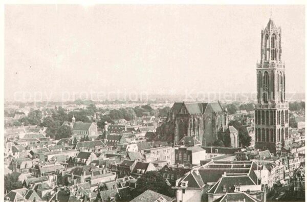Utrecht Gezicht op de Dom of St Maartenskerk