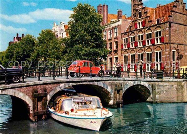 Amsterdam Niederlande Voorburgwal met Huis aan de drie gracht