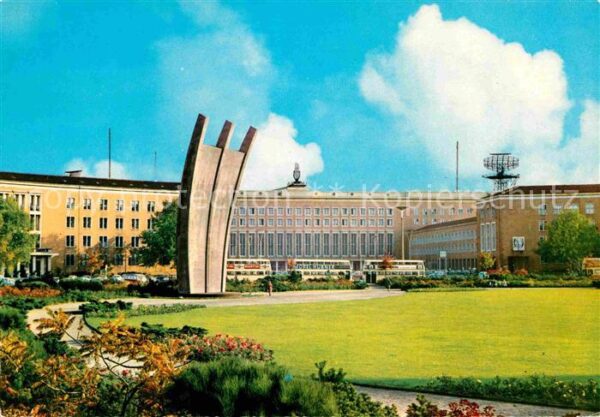 Berlin Flughafen Tempelhof Platz der Luftbrück