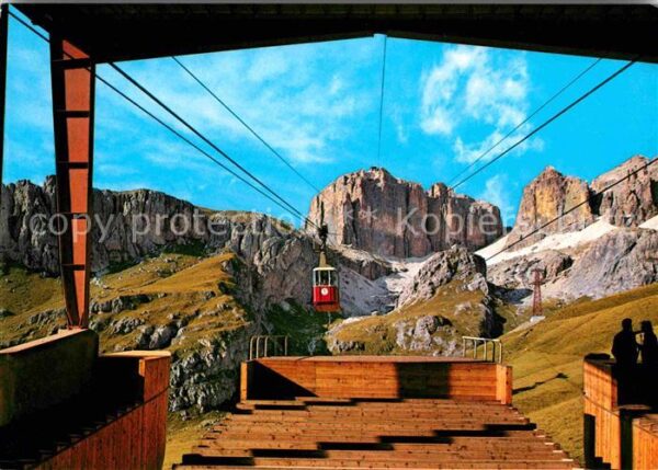 Seilbahn Funivia Passo Pordoi Dolomiti