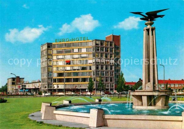 Leeuwarden Europaplein met Euro Hotel Brunnen