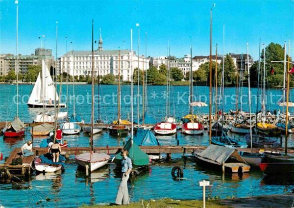 Hamburg Aussenalster mit Hotel Atlantic