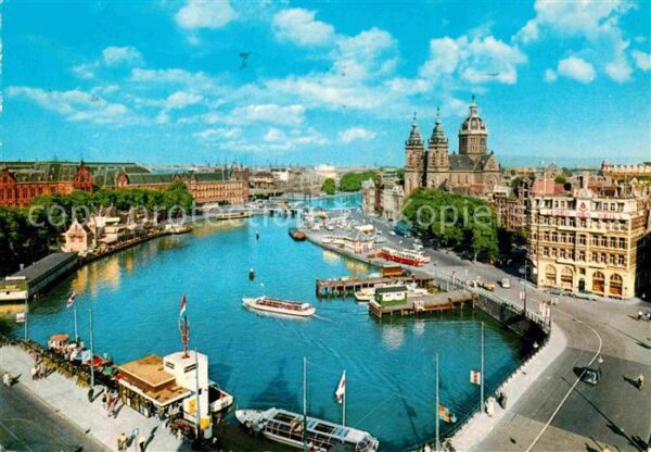 Amsterdam Niederlande Prins Hendrikkade en Sint Nicolaaskerk