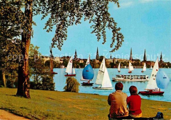 Hamburg Aussenalster mit Stadtpanorama