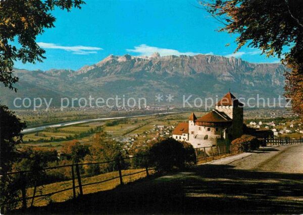 Liechtenstein  Schloss Vaduz Rheintal Säntisgruppe