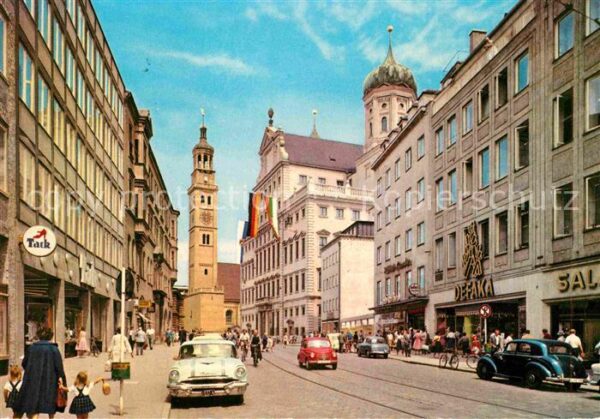 Augsburg Untere Maximilianstrasse mit Rathaus un