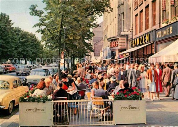 Duesseldorf Königsallee Strassencafes