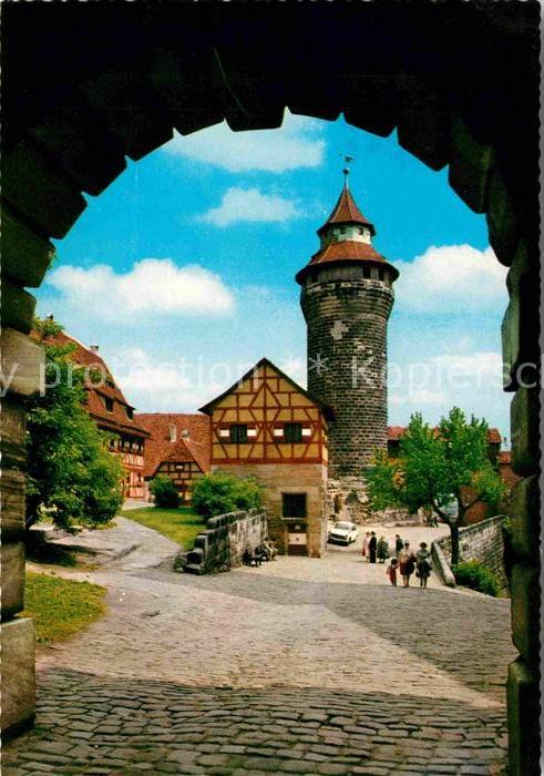 Nuernberg Burg mit Sinwellturm und tiefem Brunnen