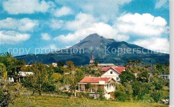 Morne Rouge Le Bourg et la Montagne Pelee