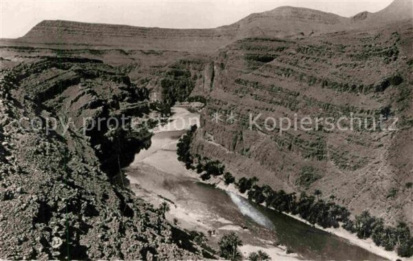 Maroc Marokko Les Gorges dans la Vallee du Ziz
