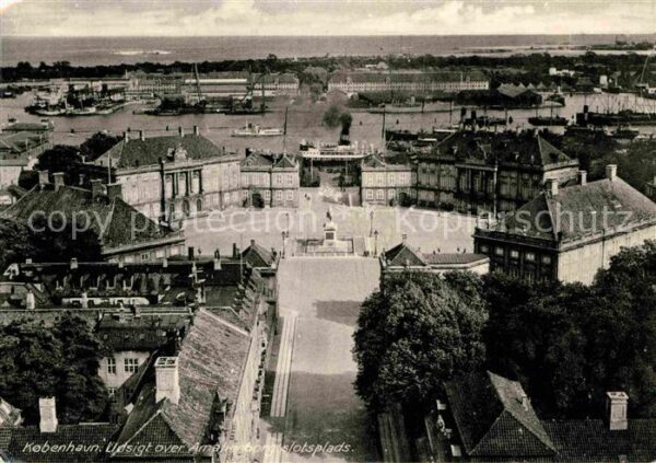 Kobenhavn View over Amalienborg Palace Courtyard