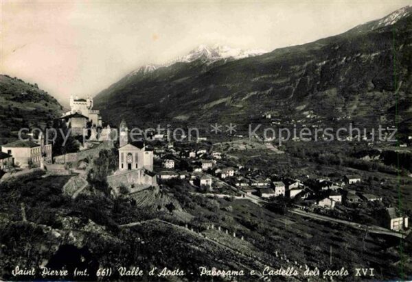 Saint Pierre Aosta Panorama e Castello del secolo XVI