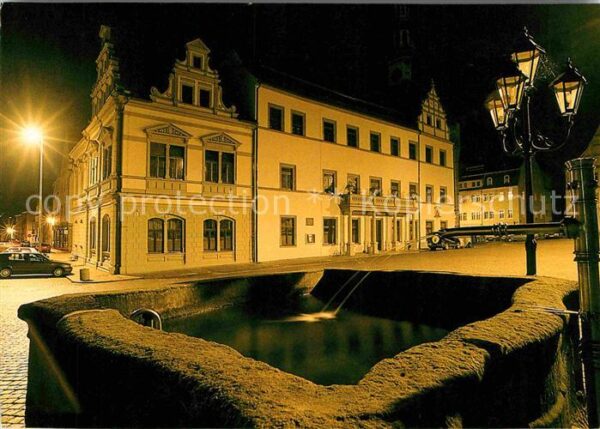 Pirna Rathaus Brunnen Nachtaufnahme