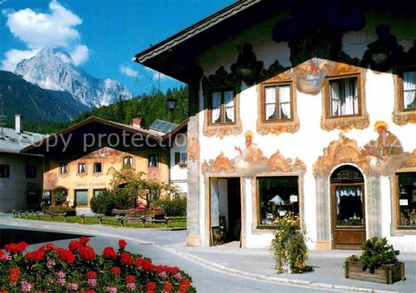 Mittenwald Bayern Häuser mit Fassadenmalerei Wettersteins