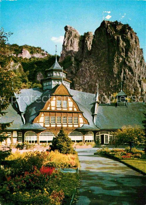 Bad Muenster Stein Ebernburg Bäderhaus mit Rheingrafenstein Felsen