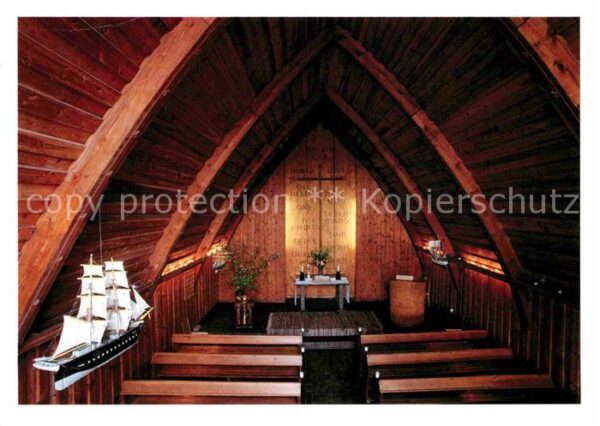 Ahrenshoop Ostseebad Innenraum der Kirche