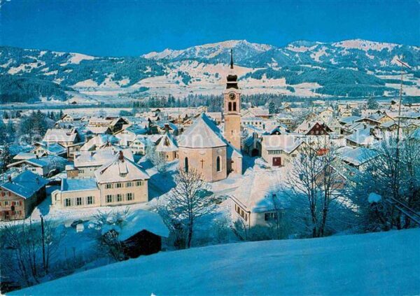 Sonthofen Oberallgaeu Ortsansicht mit Kirche mit Blick zur St