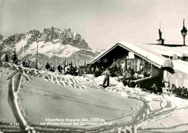 St Johann Tirol Alpenhaus Angerer Alm mit Wilden Kaiser