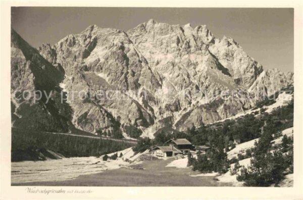 Wimbachgriess Huette Alm mit Hochkalter