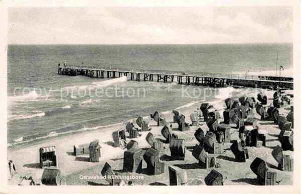 Kuehlungsborn Ostseebad Strand mit Seebrücke