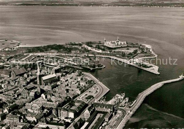 Helsingor Elsinore Fliegeraufnahme Havnen og Kronborg til